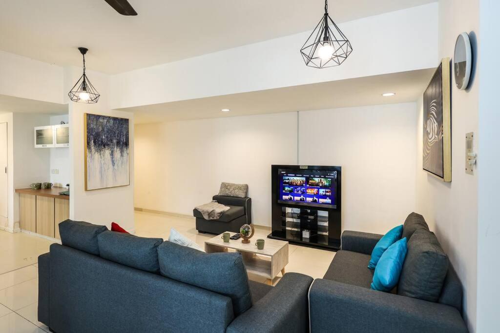 5 Sec To Pavilion Mall 16-23 People Fahrenheit 88 Jalan Bukit Bintang * Kuala Lumpur