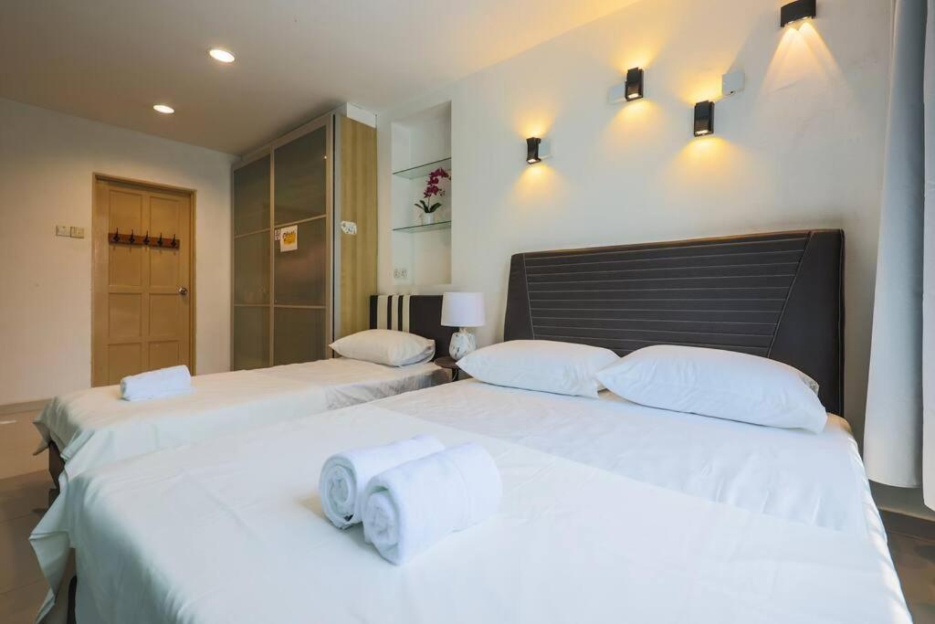 5 Sec To Pavilion Mall 16-23 People Fahrenheit 88 Jalan Bukit Bintang * Kuala Lumpur